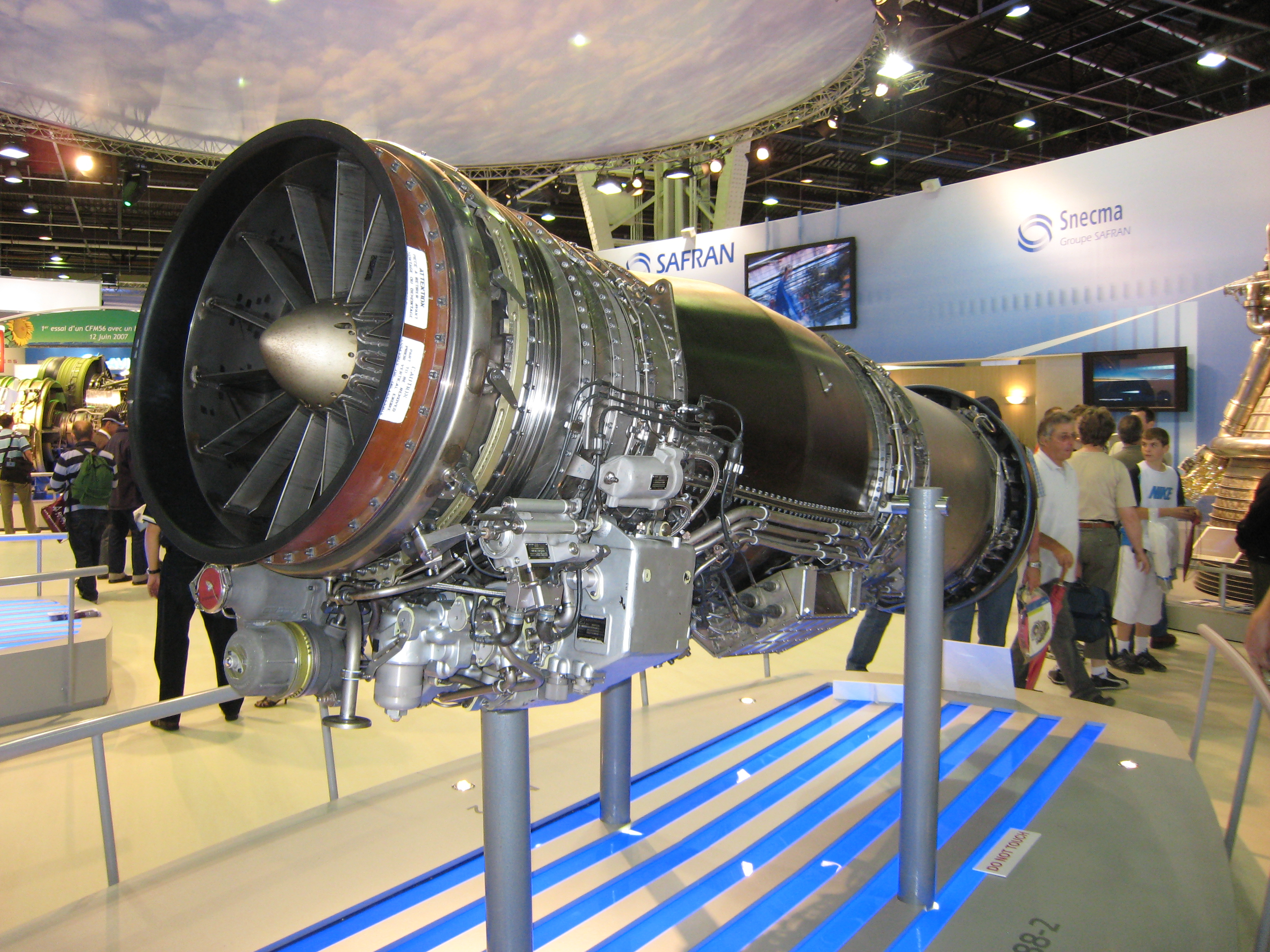 M88-2_Engine.JPG - 3.16 MB